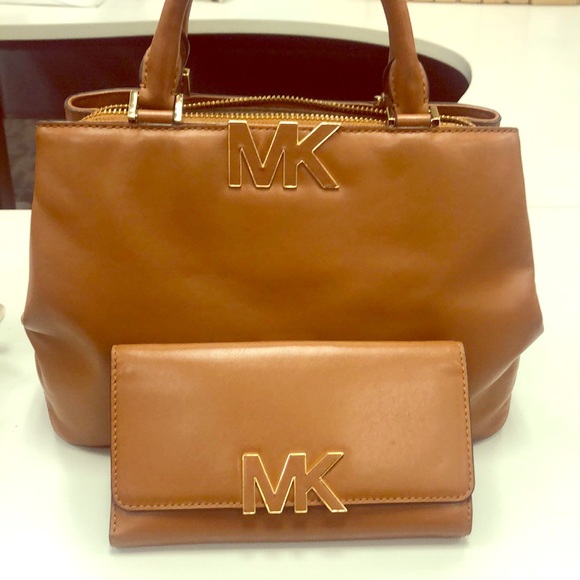 Michael Kors Handbags - MK purse and wallet